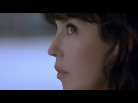 Видео: Изабель Аджани. Странная