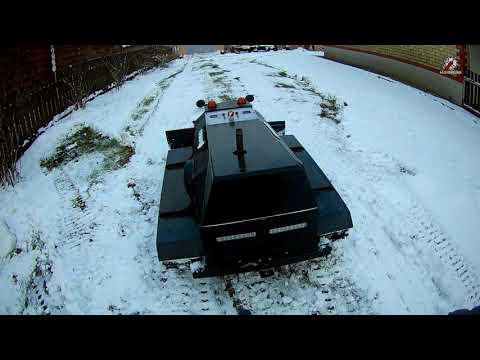 Видео: Гусеничный снегоуборщик Горыныч. Убираем первый снег ноябрь 2020