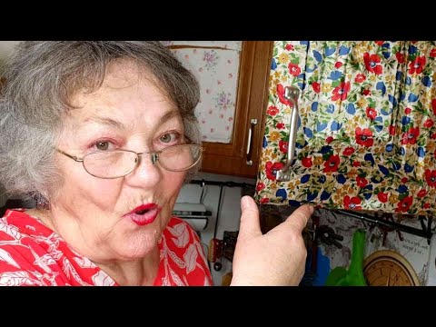 Видео: От кухни НЕ ОТОРВАТЬ ГЛАЗ! Наклеила тюль и штору НА КУХОННЫЕ ШКАФЧИКИ