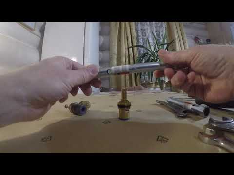 Видео: Как выкрутить закисшую ( прикипевшую) кран-буксу из смесителя.