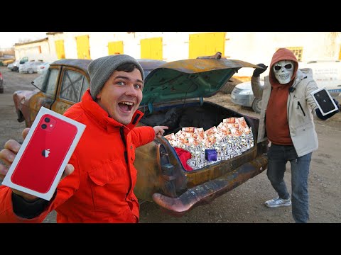 Видео: Открыли багажник автомобиля для апокалипсиса с аукциона, а там...