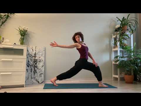 Видео: Короткая йога-практика для тонуса и грации.