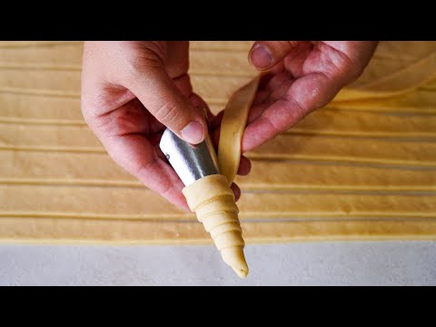 Видео: Баба ми правеше най-вкусните сладки. Ето така навиваше тестото!