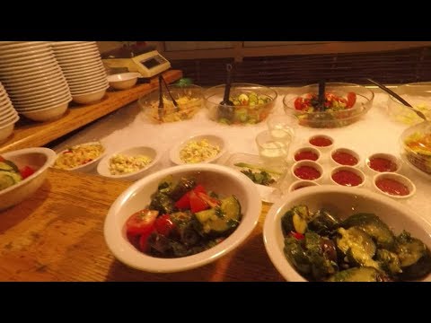 Видео: Киев-2018. Дешёвый ресторан в центре Киева. Пузата Хата. КРЕЩАТИК