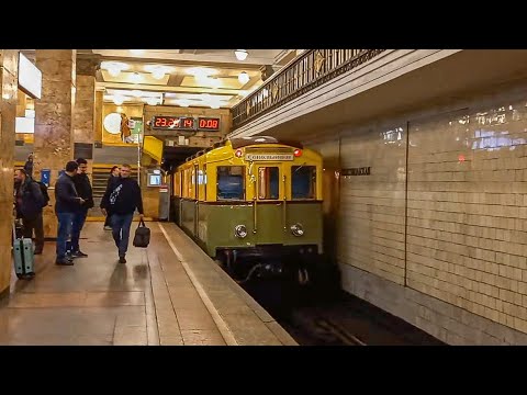 Видео: выезд состава типа «А» из электродепо «Северное» на станции «Комсомольская»