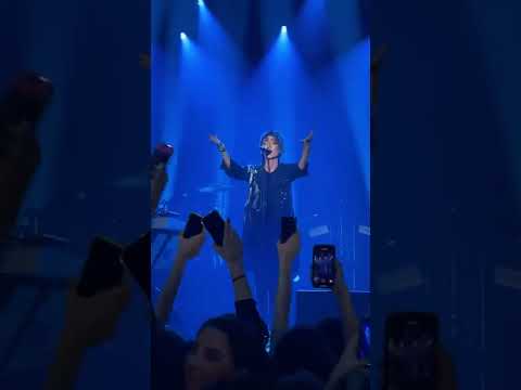 Видео: Земфира - Жить в твоей голове. Париж, 30.10.22