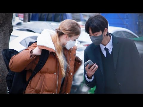 Видео: иностранец открывает сумку и гуляет по Корее? | Социальный эксперимент