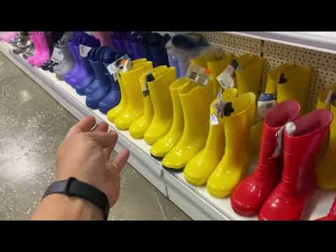 Видео: ЦУМ в Минске - назад в СССР! Здесь ничего не поменялось с советских времен!