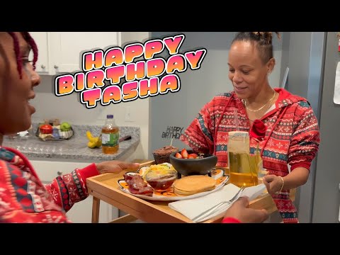 Видео: Всё, чего я хотел на день рождения — это еда и фильм ужасов 🍿