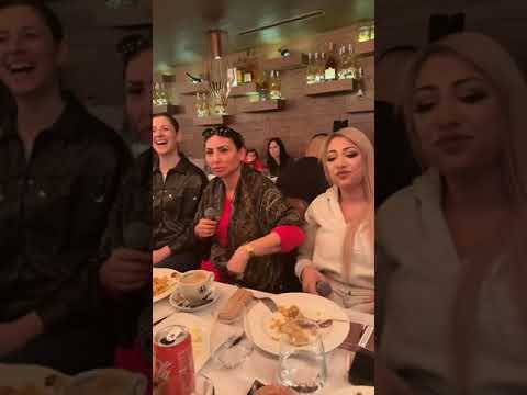 Видео: Звездите Софи Маринова и Роксана на живо ❤️  Роксана празнува нов дом !