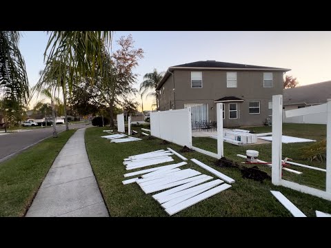 Видео: Переношу забор. Занимаюсь задним двором.