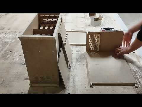 Видео: Ящик для пчелопакетов. Обзор / инструкция по сборке.