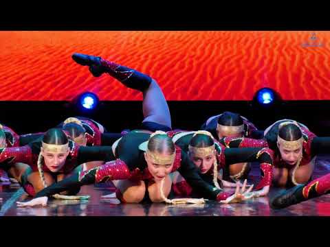 Видео: Образцовый ансамбль танца "Черный Лотос" номер "След скорпиона"