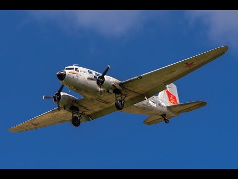 Видео: Douglas DC-3 в Кольцово, 2015.08.07-08. Douglas DC-3 Pair in Koltsovo, 2015.08.07-08.