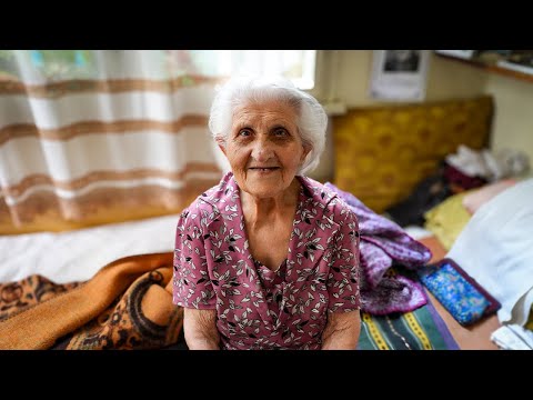 Видео: Откровен разговор със 100 годишната ми прабаба