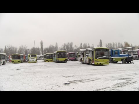 Видео: В Бишкеке водители автобусов вышли на забастовку