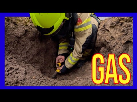 Видео: 🚨 Утечка газа в Люнтерене - ДОБРОВОЛЬЦЫ ГОЛЛАНДСКИХ ПОЖАРНЫХ -