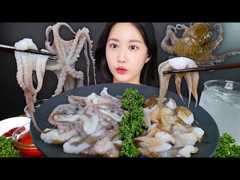 Видео: ASMR MUKBANG | Сырой Осьминог + Сырой Перепончатый Осьминог🐙 Какой Вкуснее?✨ | eating