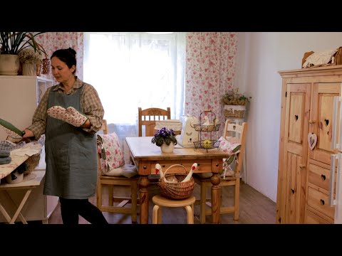 Видео: Простая жизнь в Деревенском Доме. Яблочные Оладьи на завтрак. Шитье нового текстиля для кухни.