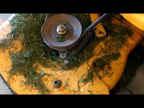 Видео: Обновление Cub Cadet LGTX1054....3 палубных ремня спустя.