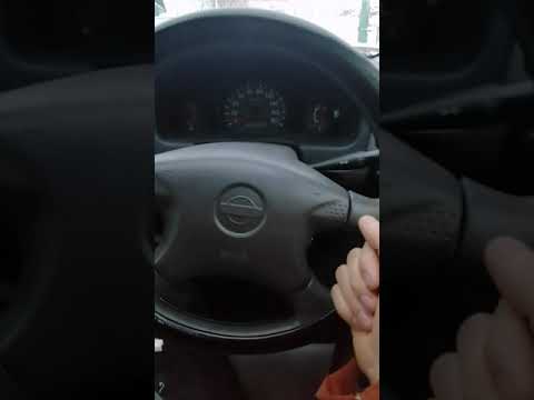 Видео: nissan sanni fb15. Почему рвётся шлейф на сигнал и на подушку безопасности руля.