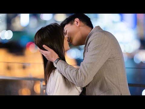 Видео: Миллиардер-CEO признался в любви, и она ответила поцелуем! 💖 Фильм