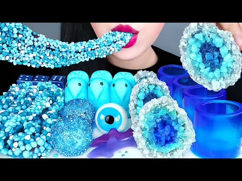 Видео: ASMR СИНЯЯ ЕДА Синий десерт. Съедобные желейные чашки, сверкающий жеод кристалл, веревка из желе