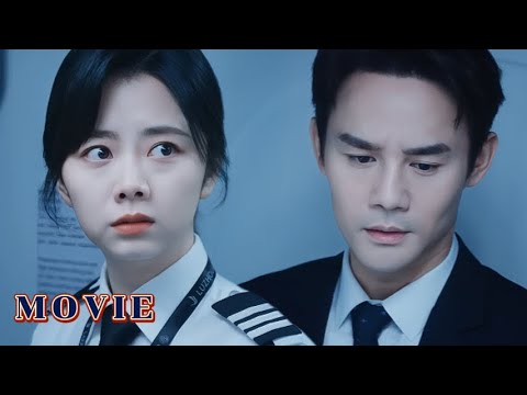 Видео: Просила посадку — отказ. Приземлились, пассажир мёртв. Она молча стояла с красными глазами.