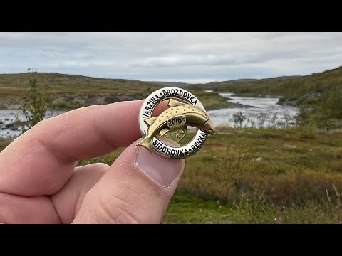 Видео: Сёмга (9 кг) осенью на реке Варзина. Autumn salmon (20 lb) on the Varzina river.