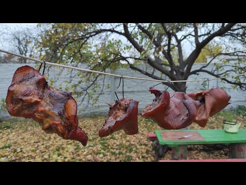 Видео: Свиные уши горячего копчения. Лучшая закуска к пиву