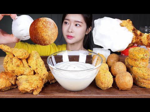 Видео: ASMR MUKBANG | Жареная курица Bburinkle 💛 Много соуса для макания Bburinkle! Сырные шарики и Менбоша