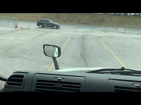 Видео: Движение задним ходом по прямой с прицепом