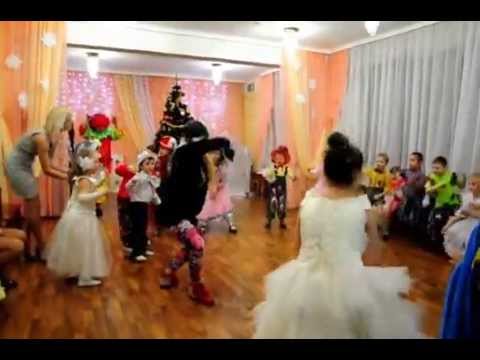 Видео: шишки ёлки зеленые иголки