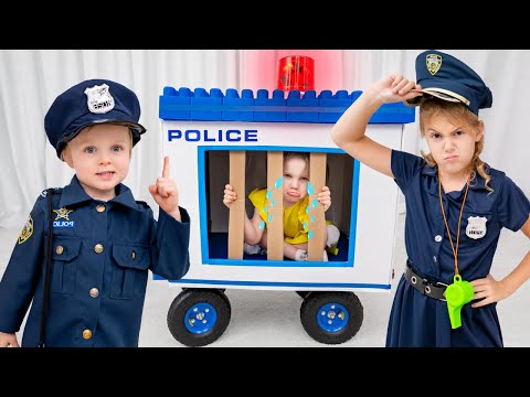 Видео: Five Kids Сatch a thief in a police car + more Children's Songs and Videos