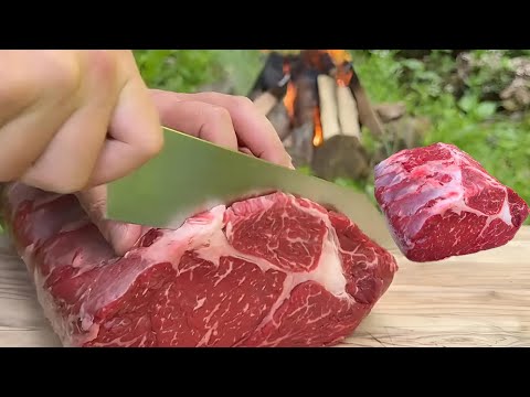 Видео: Свежий стейк для костра! Свежий стейк для костра