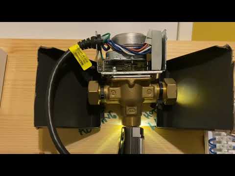 Видео: Что такое трехходовой клапан (клапан среднего положения)? Почему радиаторы включаются при подаче ...