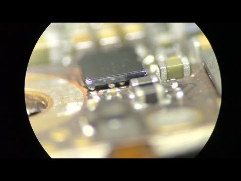 Видео: iPhone 5s висит на яблоке не включается , ремонт после ремонта замена tristar U2