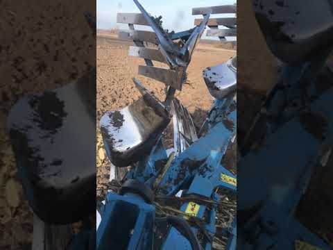 Видео: Оранка кукурудзи Мтз 1221 Lemken opal 140