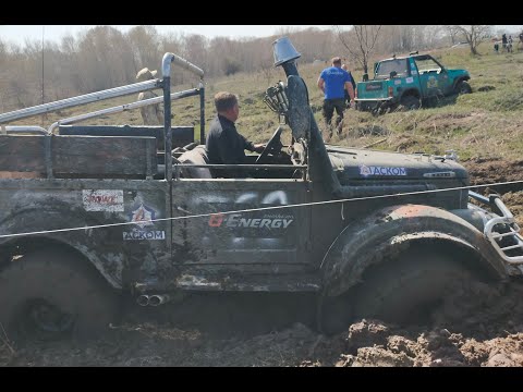 Видео: Гонки на джипах в болотистой местности "Озерки2024"