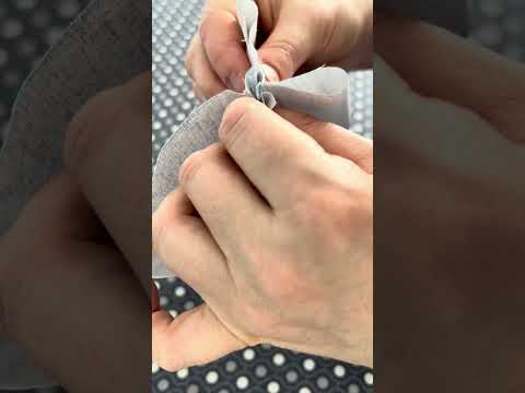 Видео: Как сшить подушку Валик под голову