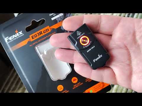 Видео: Обзор наключного фонаря Fenix ​​E03R V2.0 - обновленная версия