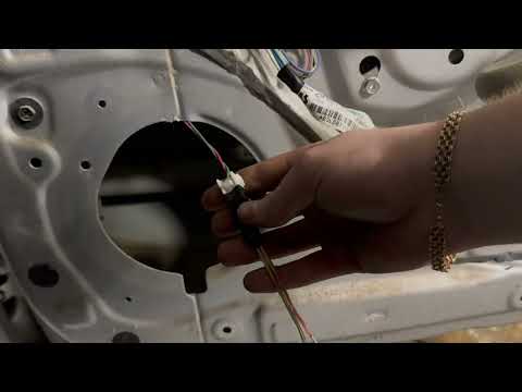 Видео: Замена штатных динамиков на Nissan Tiida. Замена на Gryphon PRO 165 от DL Audio