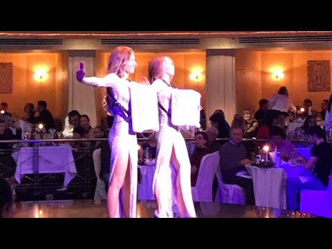 Видео: Pirates of the Caribbean!!! Дуэт Ларго!!! Самые красивые танцующие аккордеонистки!!!