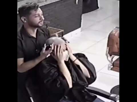 Видео: Поступок парикмахера...