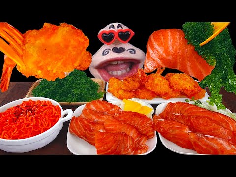 Видео: суши с лососем, морской виноград и острая куриная лапша ASMR (субтитры)