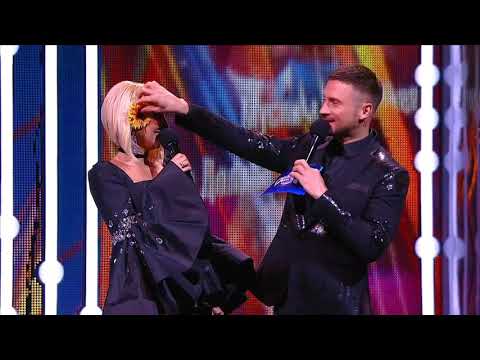 Видео: ШОК НА "ПЕСНЕ ГОДА 2021"! Лазарев вырвал клок волос Кудрявцевой?