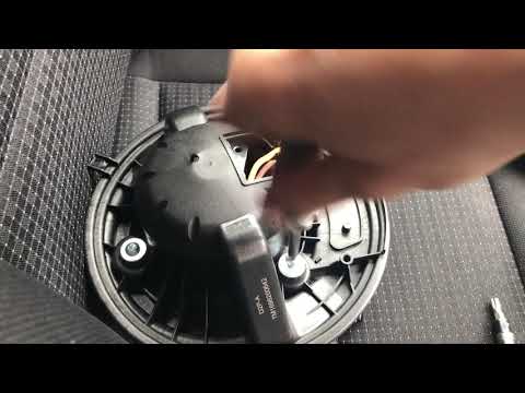 Видео: Замена вентилятора на Mercedes A или B класса W169 W245, резистор нагревателя выходит из строя и ...