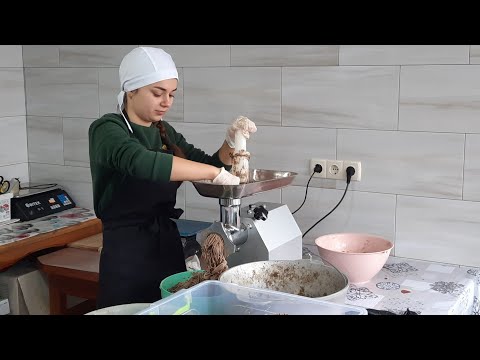 Видео: //Інеска і паштет//Днюха в Діда Колі//Мінти отжали комбікорм//Свинячий оборот//Прийшла Зима//