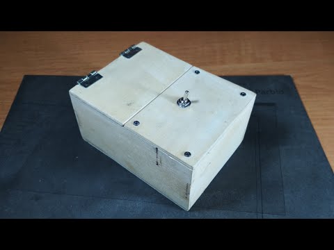 Видео: Useless Box/Бесполезная коробка своими руками