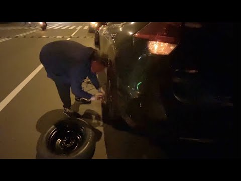 Видео: ПРОБИЛА колесо на ПАПИНОЙ МАШИНЕ🥴Перевожу вещи в КИЕВ🧳